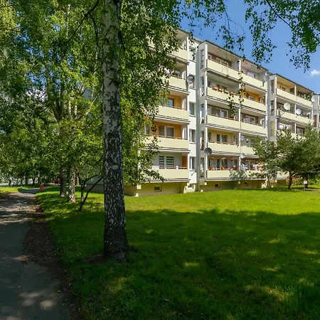 Przy Termach Cieplickich Julcia *